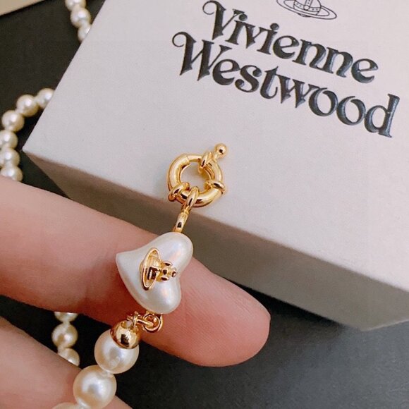 Vivienne Westwood Women's Pearl Necklace - Picture 3 of 6